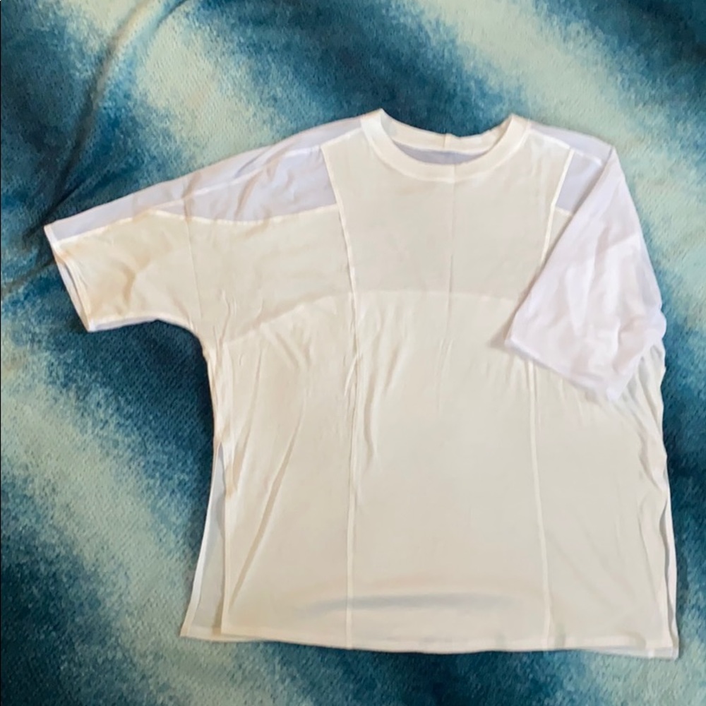 ALO t-shirt
